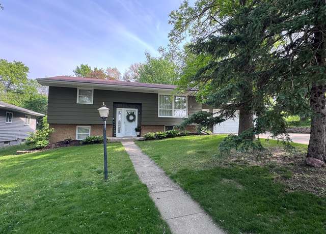 Property at 516 W Cherry Ave, Fergus Falls, MN 56537, 4 beds, 2 baths