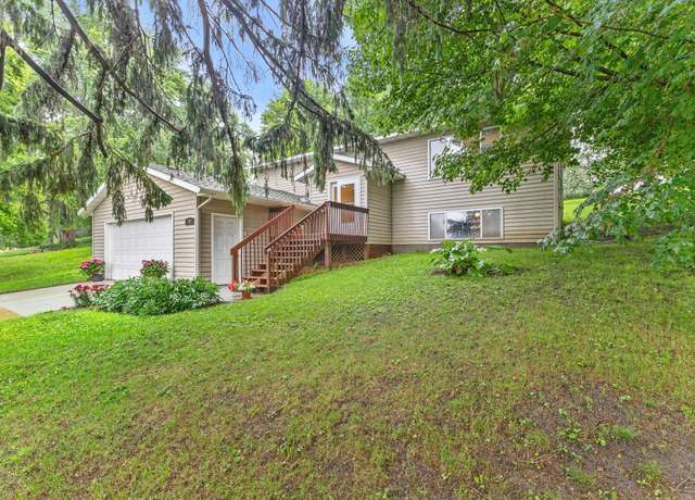 Property at 207 4th Ave NE, Hutchinson, MN 55350, 4 beds, 2 baths