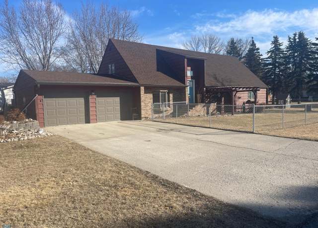 Property at 404 10th Ave E, Lisbon, ND 58054, 4 beds, 2 baths