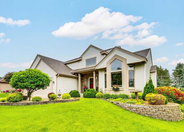 Property at 917 Hardwood Ave, Shoreview, MN 55126, 4 beds, 3 baths