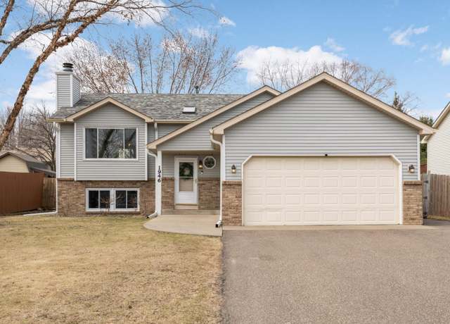 Property at 1946 Helmo Ave N, Oakdale, MN 55128, 4 beds, 2 baths