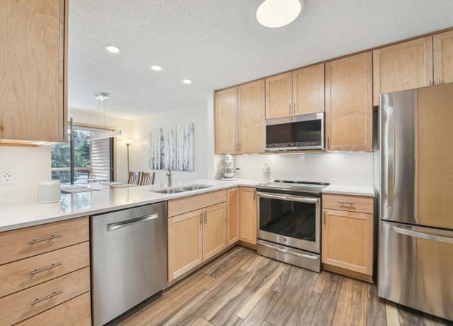 Property at 6100 Auto Club Rd #103, Bloomington, MN 55438, 1 bed, 2 baths
