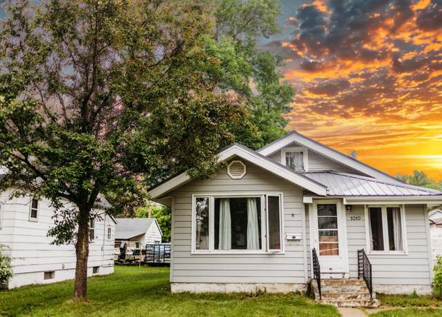 Property at 1010 8th St, International Falls, MN 56649, 2 beds, 1 bath