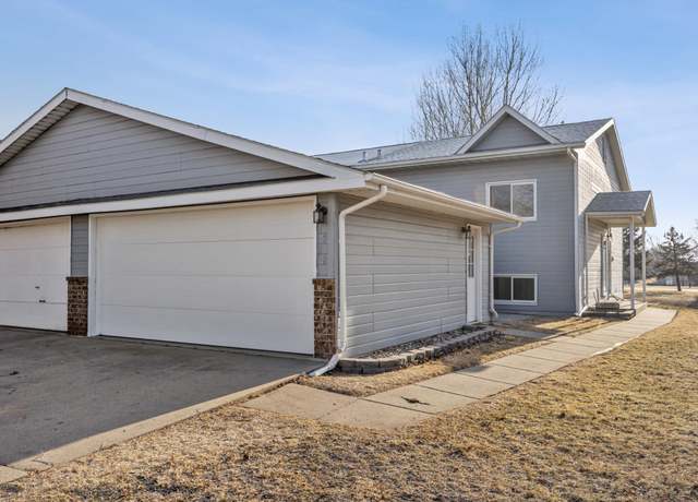 Property at 2828 26th Street Cir S, Moorhead, MN 56560, 3 beds, 2 baths