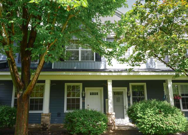 Property at 14301 Banyan Ln, Rosemount, MN 55068, 2 beds, 3 baths