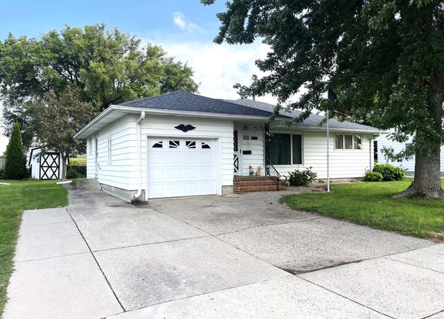 Property at 111 Water St, Fairmont, MN 56031, 3 beds, 3 baths