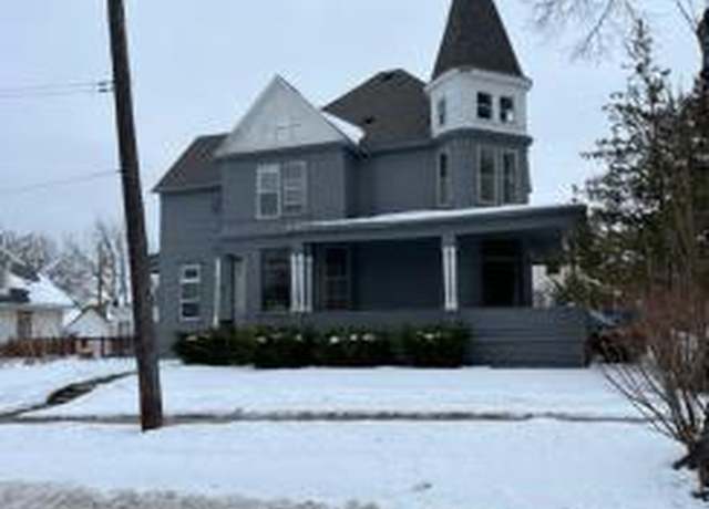 Property at 702 N 6th St, Mankato, MN 56001, 3 beds, 2 baths