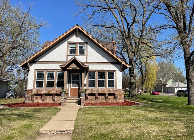 Property at 606 Riverside Dr NE, Saint Cloud, MN 56304, 5 beds, 3 baths