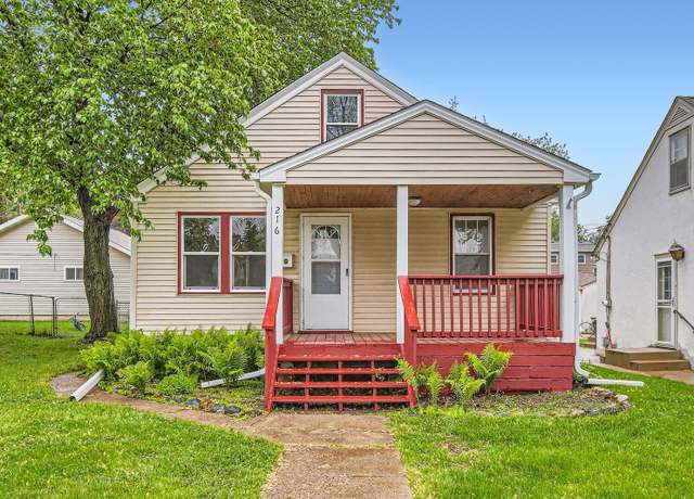 Property at 216 14th Ave S, South Saint Paul, MN 55075, 3 beds, 2 baths