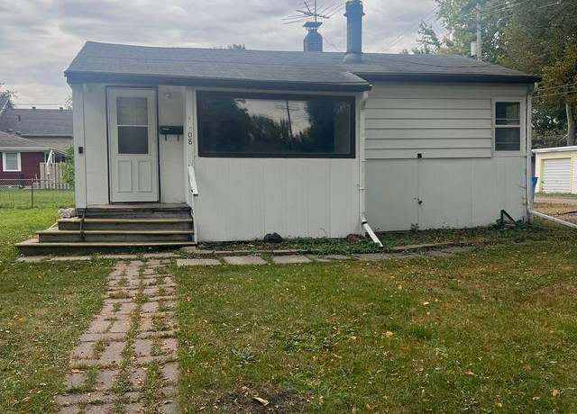 Property at 1108 14th Ave N, Fargo, ND 58102, 3 beds, 1 bath