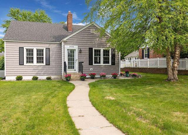 Property at 1406 Kilian Blvd SE, Saint Cloud, MN 56304, 3 beds, 2 baths