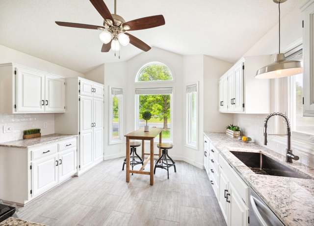 Property at 8576 Chanhassen Hills Dr S, Chanhassen, MN 55317, 4 beds, 3 baths