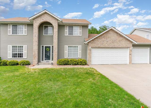 Property at 5921 200th St W, Farmington, MN 55024, 4 beds, 4 baths