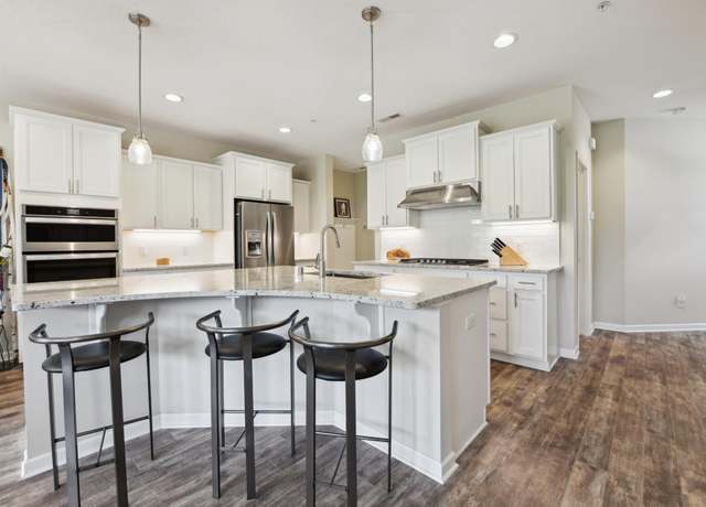 Property at 722 Maggie Way, Chanhassen, MN 55317, 3 beds, 4 baths