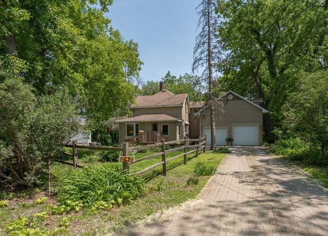 Property at 242 Skyview Ln, Mankato, MN 56001, 3 beds, 2 baths