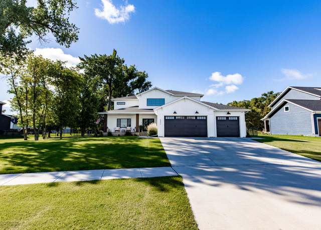 Property at 8852 Lost River Rd, Horace, ND 58047, 4 beds, 3 baths