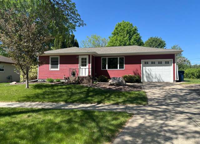 Property at 905 N Broadway, Fergus Falls, MN 56537, 4 beds, 3 baths