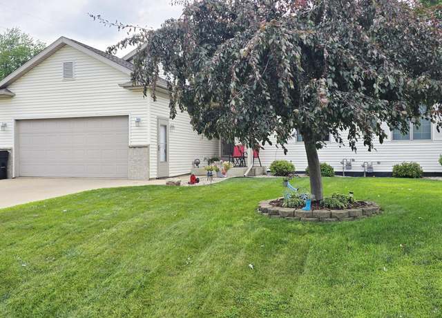 Property at 1612 17th St SW, Austin, MN 55912, 3 beds, 2 baths