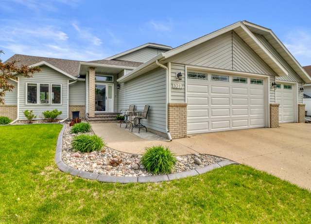 Property at 3217 35 1/2 Court Ave S, Fargo, ND 58104, 5 beds, 3 baths