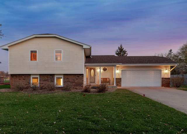 Property at 13285 94th Ave N, Maple Grove, MN 55369, 3 beds, 2 baths