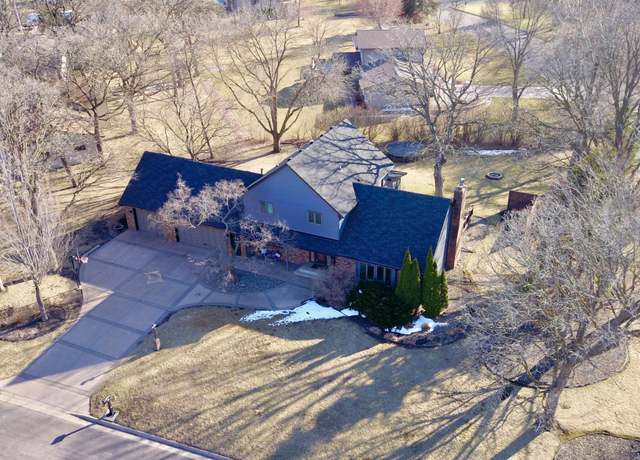 Property at 520 Greenview Ct, Sartell, MN 56377, 4 beds, 3 baths