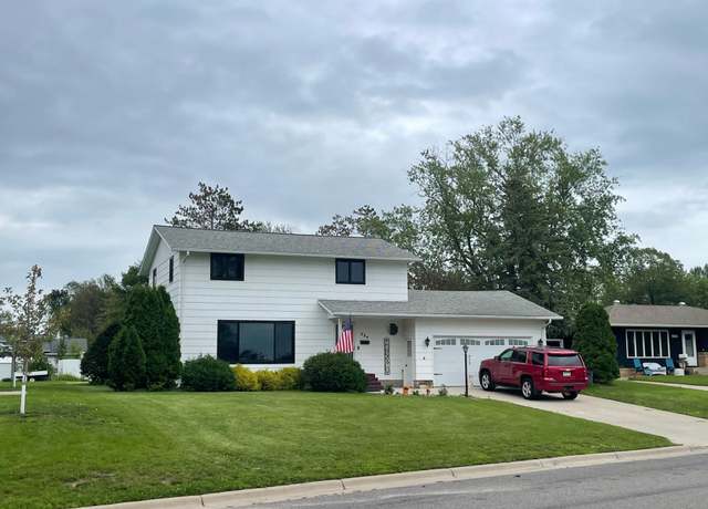 Property at 534 Lake Shore Dr, Sauk Centre, MN 56378, 4 beds, 3 baths