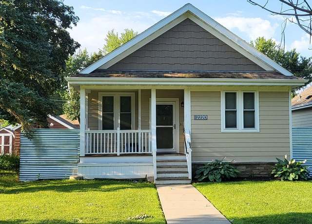 Property at 2220 Reaney Ave E, Saint Paul, MN 55119, 3 beds, 3 baths