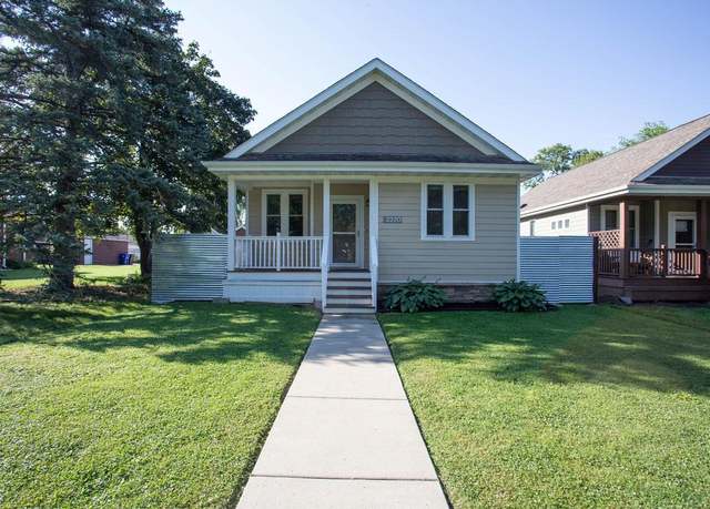 Property at 2220 Reaney Ave E, Saint Paul, MN 55119, 3 beds, 3 baths