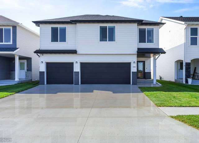 Property at 1580 66th Ave S, Fargo, ND 58104, 4 beds, 3 baths