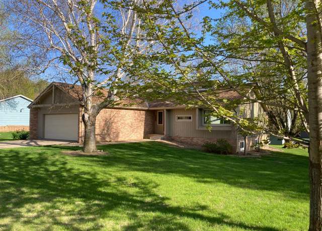 Property at 875 20th St, Windom, MN 56101, 4 beds, 3 baths