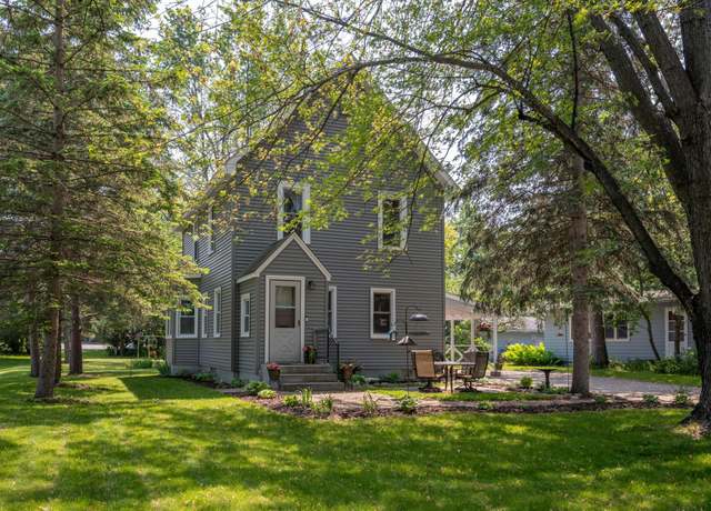 Property at 410 9th Ave S, Princeton, MN 55371, 4 beds, 2 baths