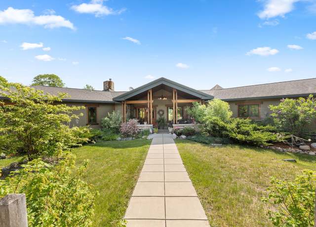 Photo of 32250 Rolling Meadows Ln, Pequot Lakes, MN 56472