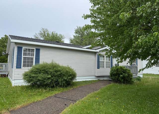 Property at 1960 Rosewood Dr, Owatonna, MN 55060, 3 beds, 2 baths