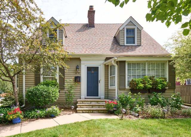 Property at 678 Sue Pl, Saint Paul, MN 55116, 3 beds, 3 baths