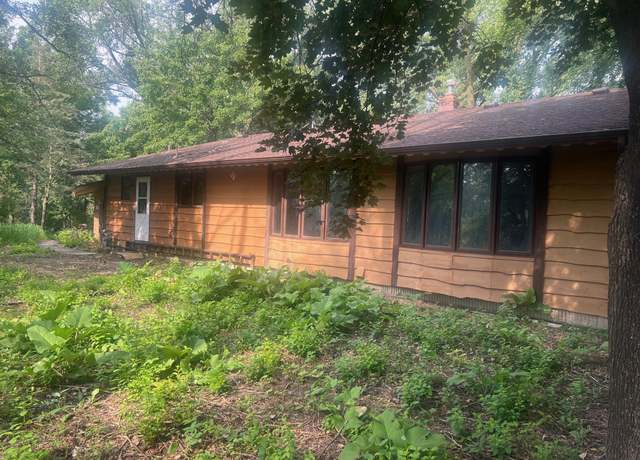 Property at 8 Edgewater Ln, North Oaks, MN 55127, 2 beds, 2 baths