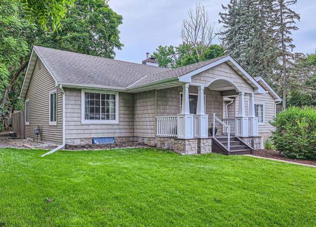 Property at 5112 Willow Ln, Minnetonka, MN 55345, 3 beds, 2 baths
