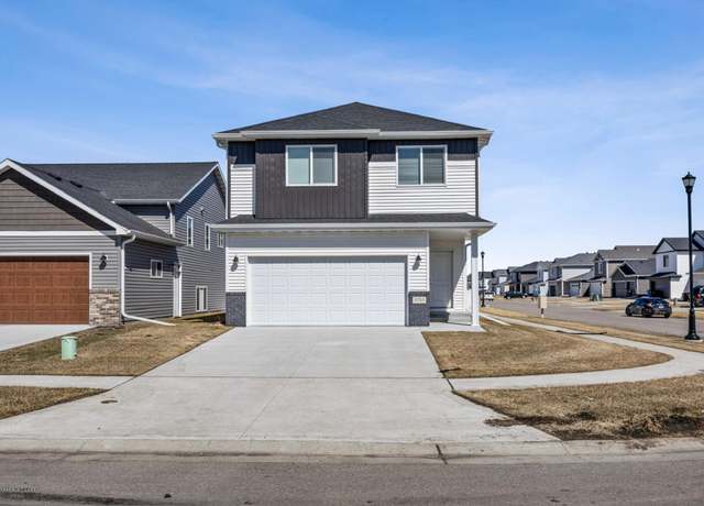 Property at 3755 Chinook Dr S, Fargo, ND 58104, 3 beds, 2 baths