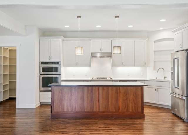Property at 11433 Wildflower Dr N, Lake Elmo, MN 55042, 4 beds, 3 baths