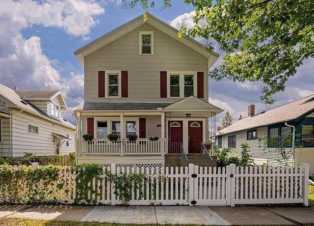 Property at 956 Juno Ave, Saint Paul, MN 55102, 5 beds, 2 baths
