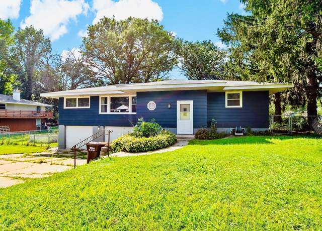 Property at 698 Grafton Ave N, Oakdale, MN 55128, 3 beds, 2 baths