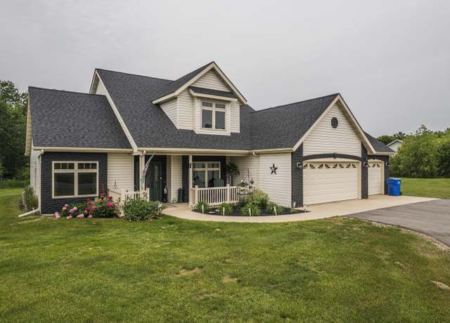 Property at 910 Willow Springs Rd, Detroit Lakes, MN 56501, 3 beds, 3 baths