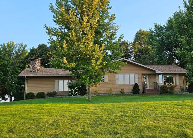 Property at 67923 270th St, Alden, MN 56009, 3 beds, 3 baths