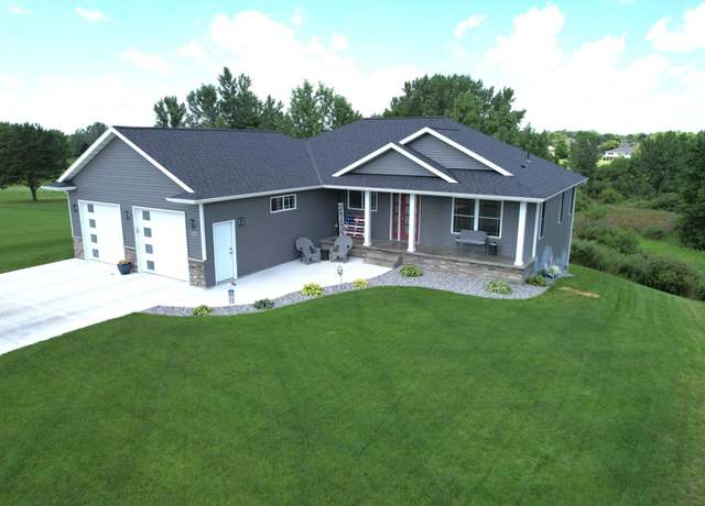 Property at 123 Par Dr, Albany, MN 56307, 5 beds, 3 baths