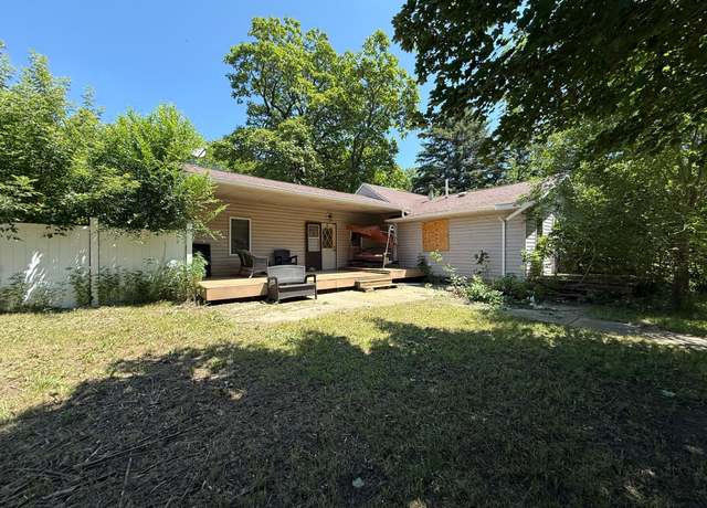 Property at 103 E 3rd St, Taunton, MN 56291, 3 beds, 1 bath