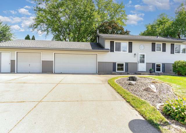 Property at 921 Beacon Ln, Apple Valley, MN 55124, 3 beds, 2 baths