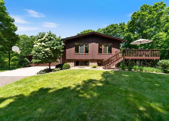 Property at 3069 E Lismore Rd, Duluth, MN 55804, 4 beds, 2 baths