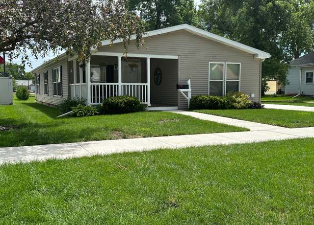 Property at 217 4th Ave SE, Pipestone, MN 56164, 3 beds, 2 baths