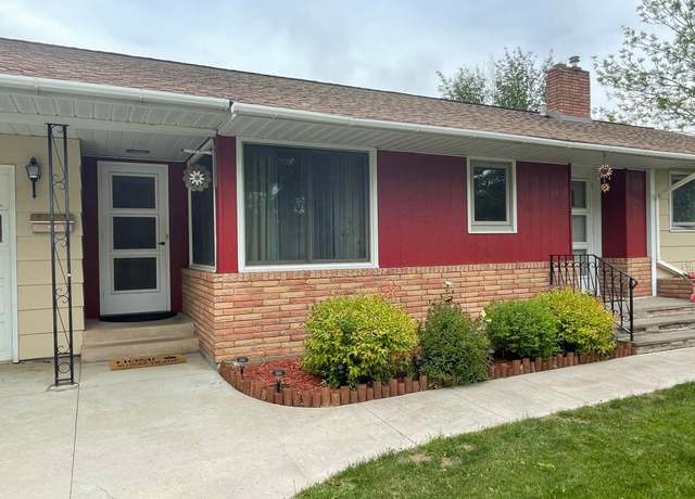 Property at 220 1st Ave SW, Aitkin, MN 56431, 3 beds, 2 baths
