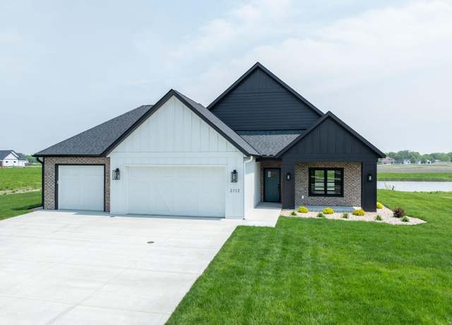 Property at 2112 Deerwood Dr, North Mankato, MN 56003, 3 beds, 2 baths