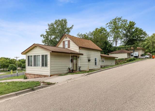 Property at 317 6th St E, Carver, MN 55315, 2 beds, 1 bath